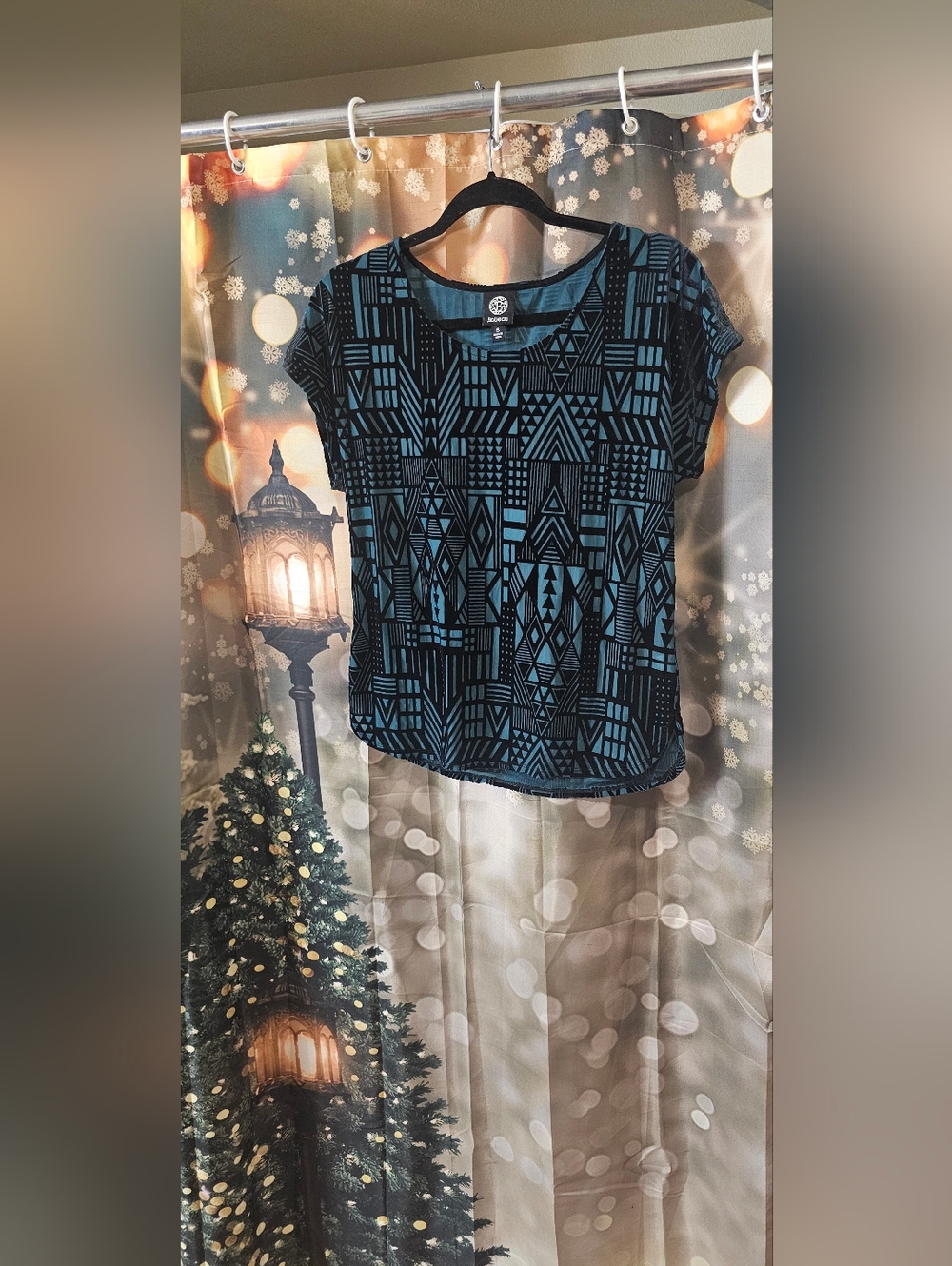 Teal and Black Geometric Short Sleeve Top